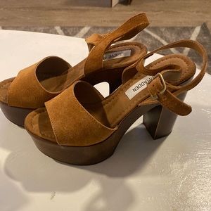 Steve Madden Lulla Chestnut Suede shoes size 6